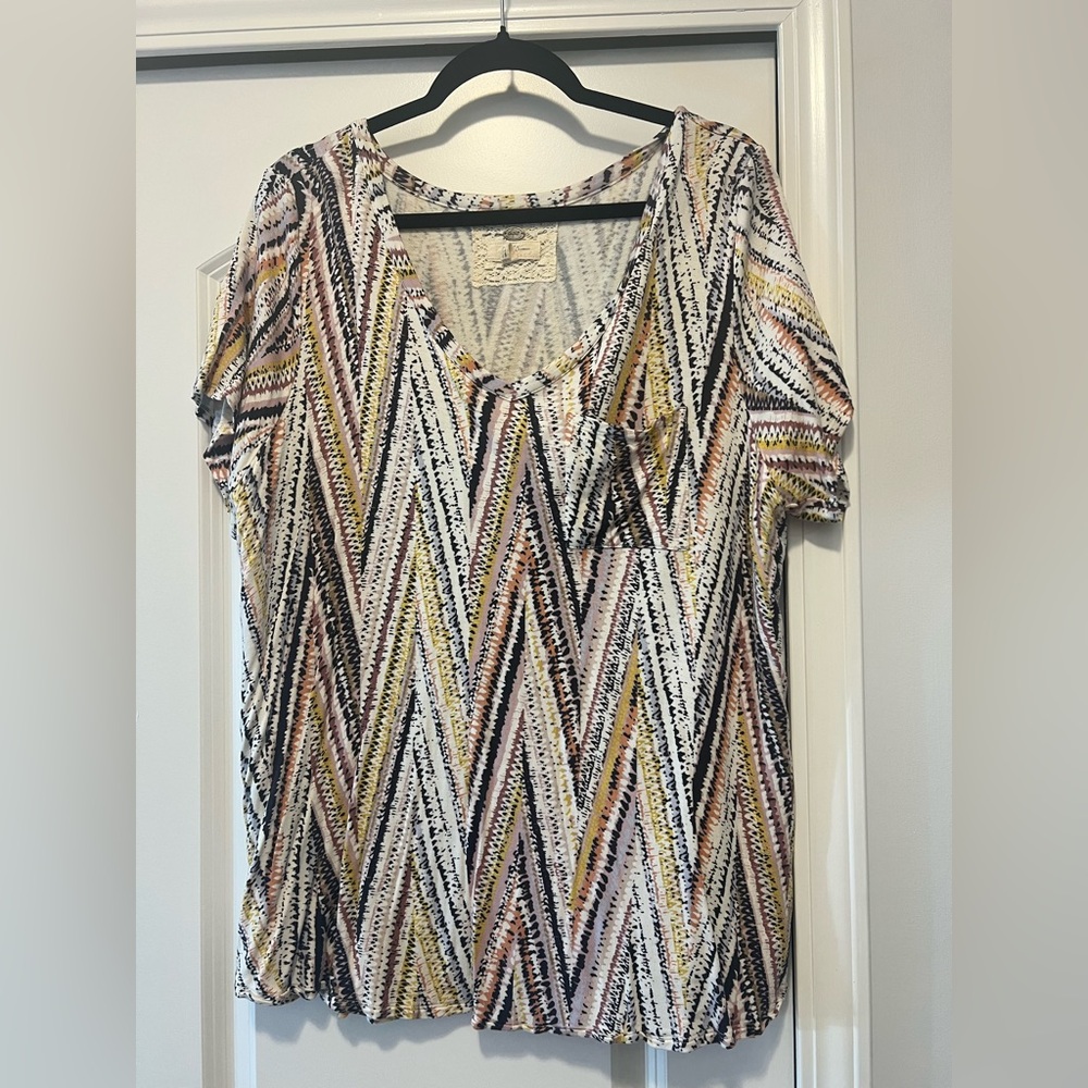 Cupio Multicolor Chevron Pattern Top